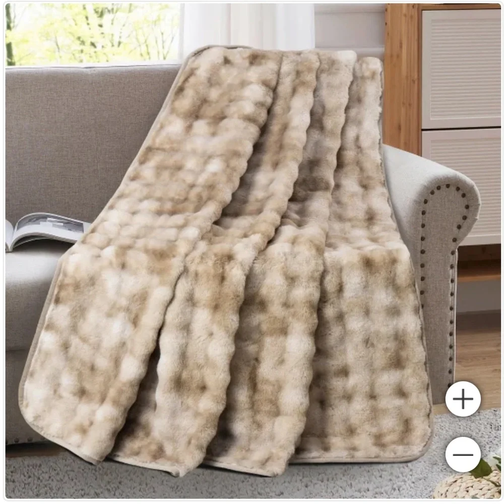 Brentwood Oversized Waterproof Pet Blanket and Furniture Protector, Bubble Fur